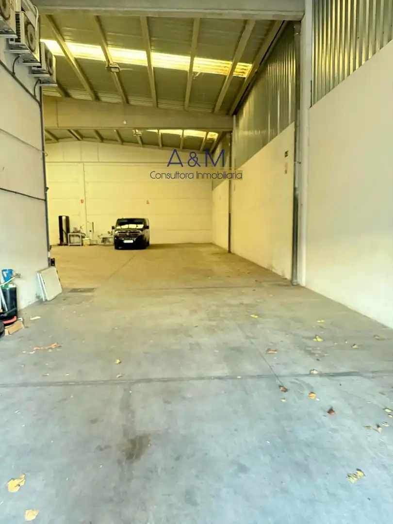 Parking of Industrial buildings for rent in Cistérniga  with Heating
