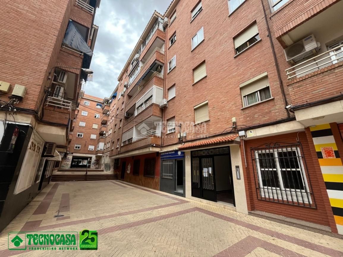 Vista exterior de Oficina en venda en Ciudad Real Capital amb Aire condicionat i Calefacció
