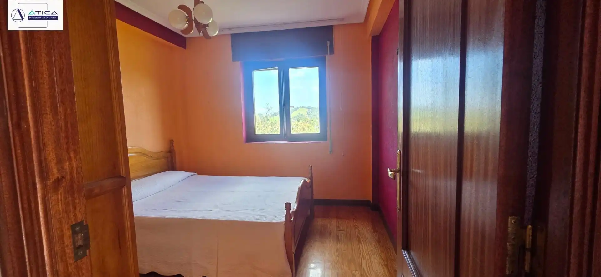 Habitación de Finca rústica en venta en Bárcena de Cicero con Jardín privado y Amueblado