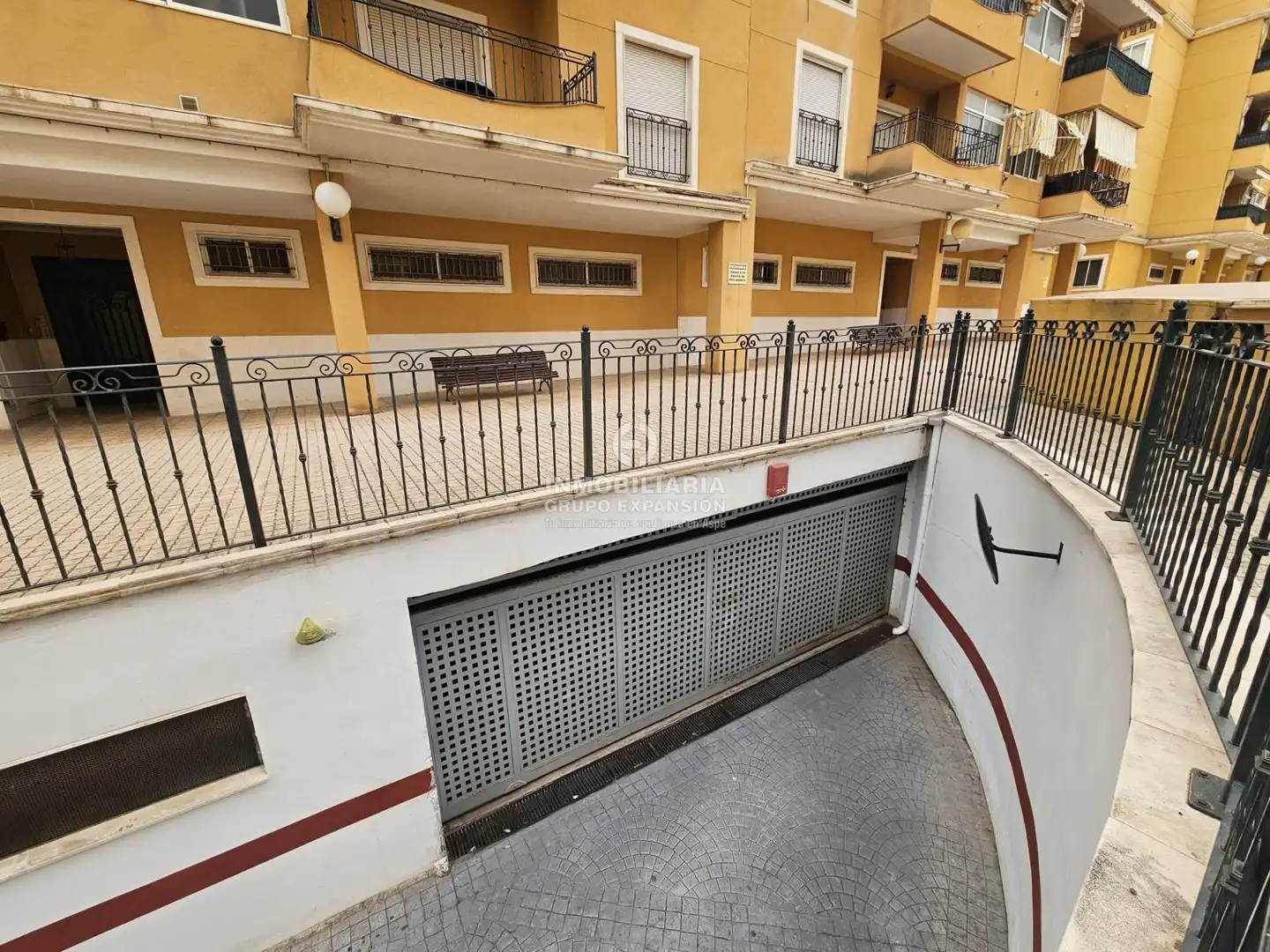 Außenansicht von Wohnung zum Verkauf in Aspe mit Abstellraum, Balkon und Gemeinschaftspool