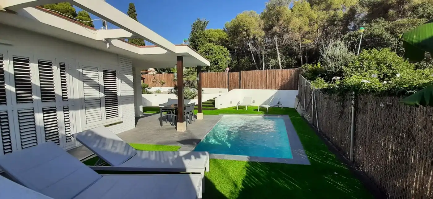 Schwimmbecken von Haus oder Chalet zur Miete in Sant Pere de Ribes mit Klimaanlage, Heizung und Privatgarten
