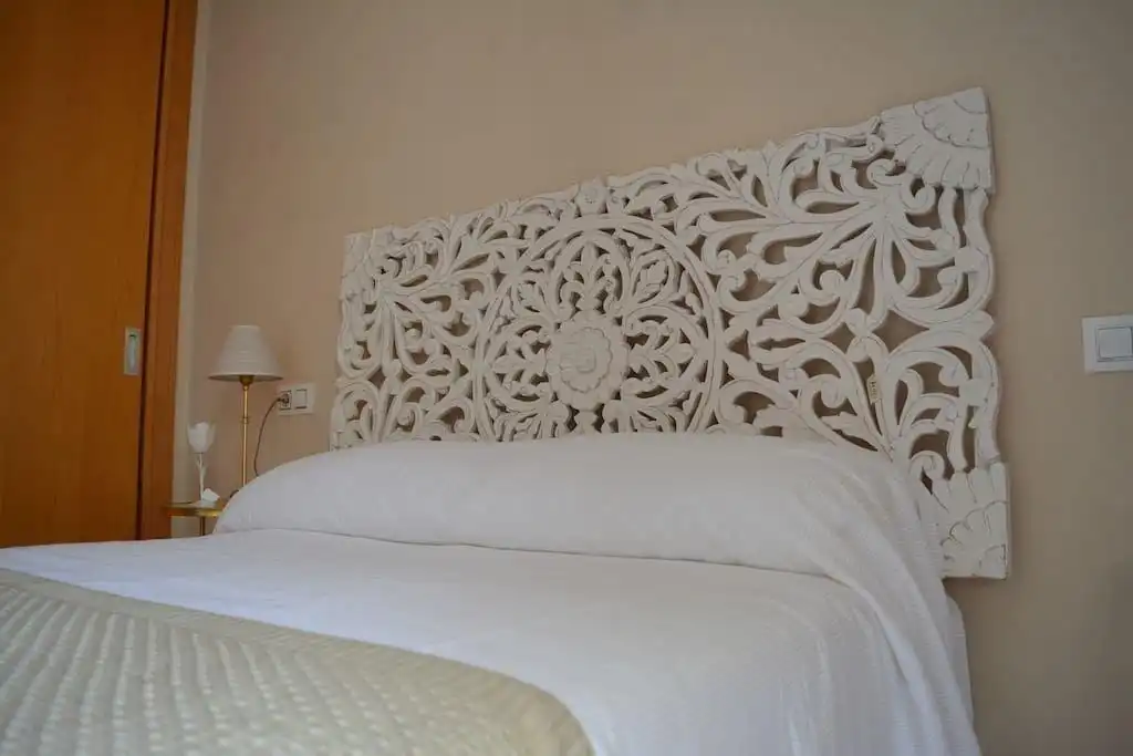 Dormitori de Apartament de lloguer en Sevilla amb Aire condicionat, Calefacció i Moblat