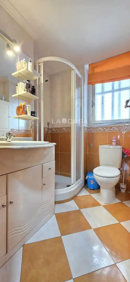 Baño de Piso en venta en Laguna de Duero con Calefacción y Trastero