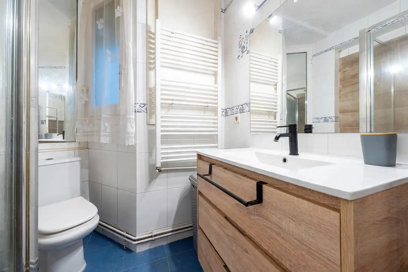Badezimmer von Wohnung zum Verkauf in Tarragona mit Heizung und Abstellraum