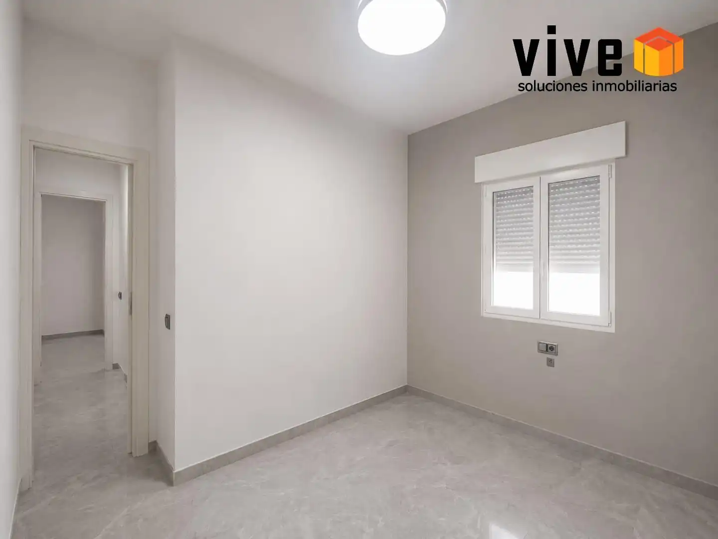 Bedroom of Flat for sale in Sevilla  with Heating, Storage room and Furnished
