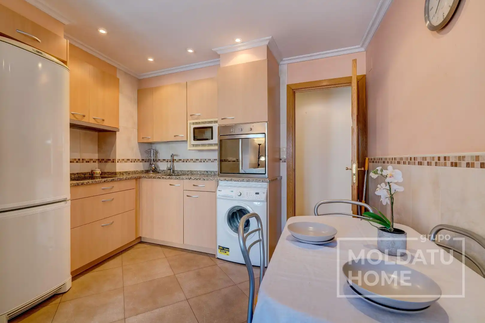 Kitchen of Flat for sale in Donostia - San Sebastián   with Heating, Terrace and Storage room
