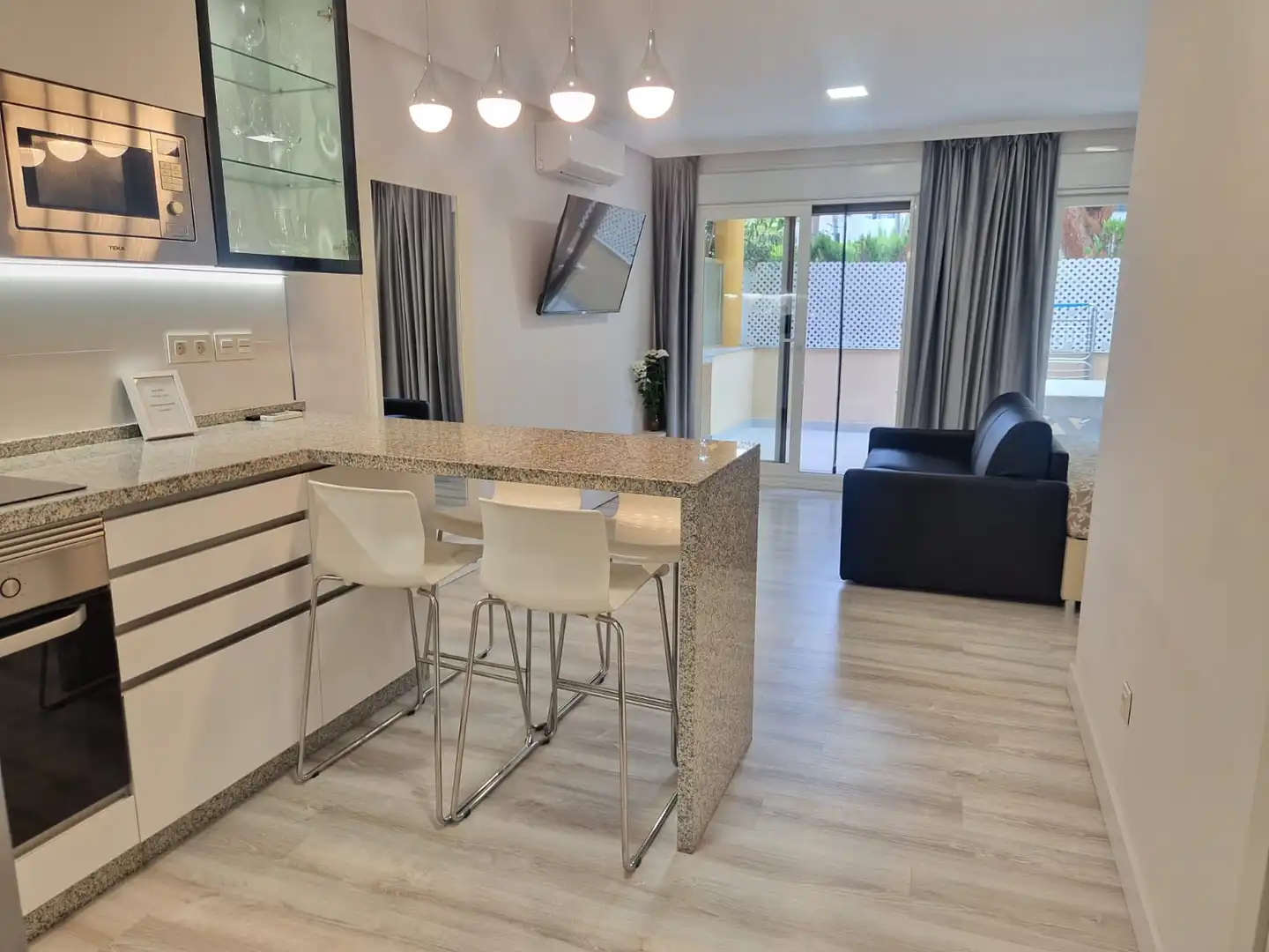 Kitchen of Ground floor for sale in Marbella  with Air Conditioner, Terrace and Swimming Pool