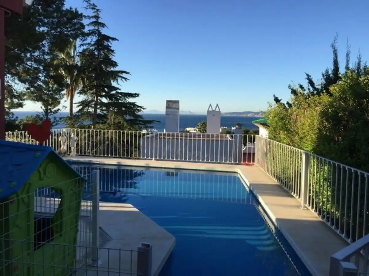 Swimming pool of Houses for sale in Estepona  with Air Conditioner, Private garden and Terrace