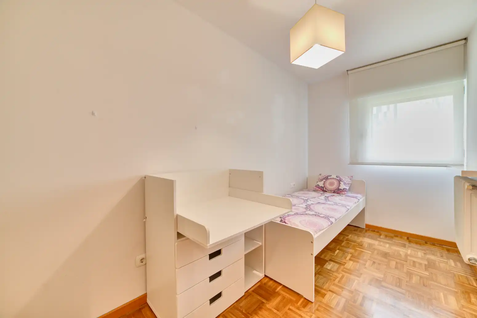 Habitación de Piso de alquiler en  Pamplona / Iruña con Calefacción, Parquet y Trastero