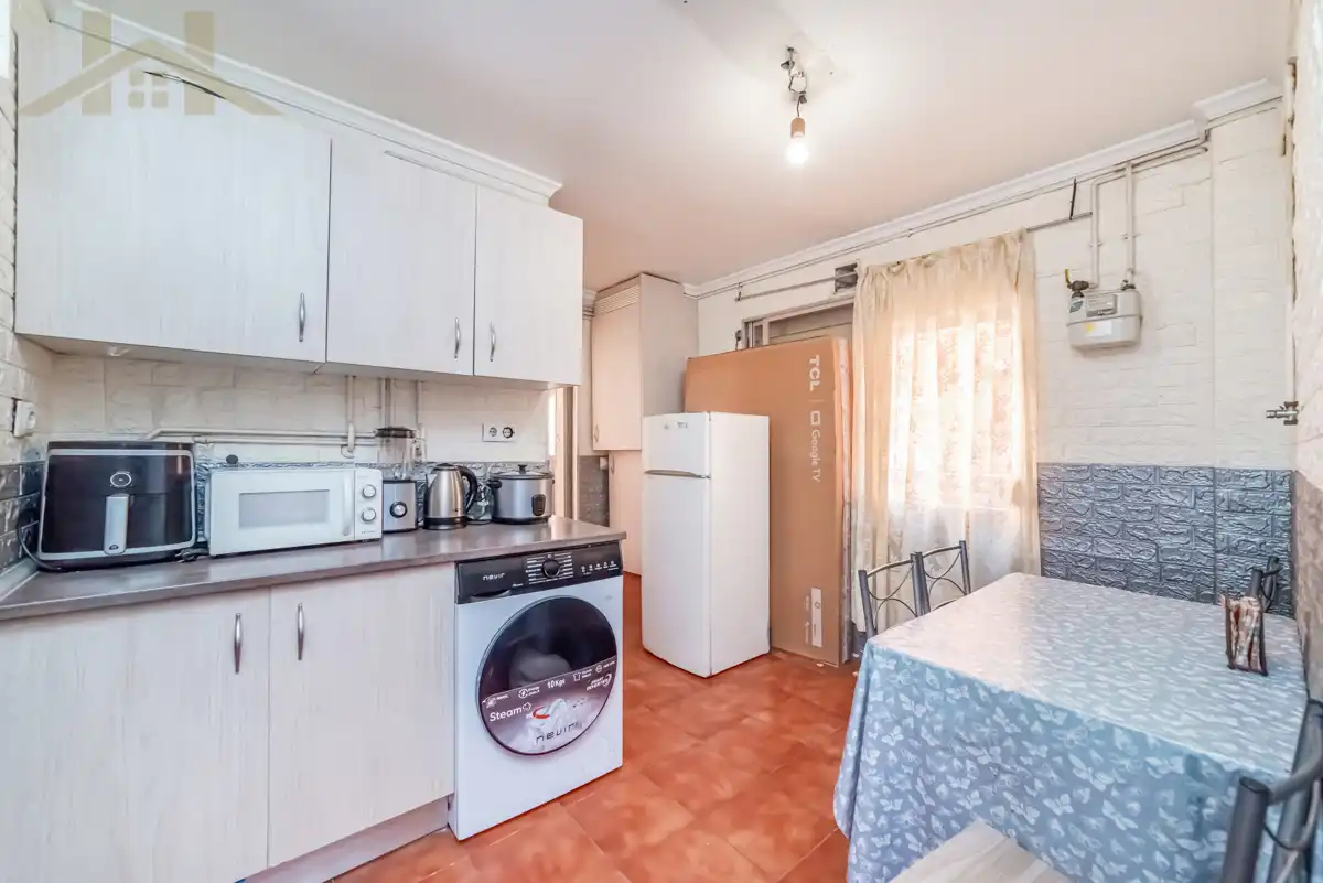 Kitchen of Flat for sale in Aranjuez  with Air Conditioner, Heating and Terrace