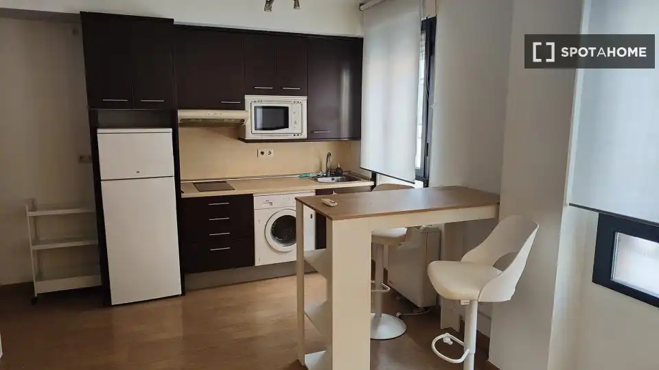 Cocina de Piso de alquiler en Madrid con Aire acondicionado, Calefacción y Amueblado