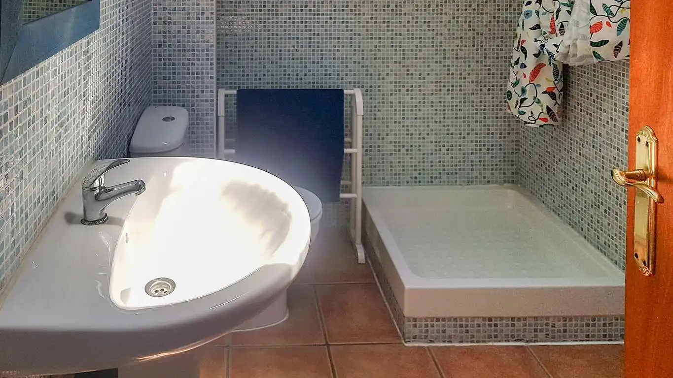 Bany de Àtic en venda en L'Escala amb Terrassa, Moblat i Piscina comunitària