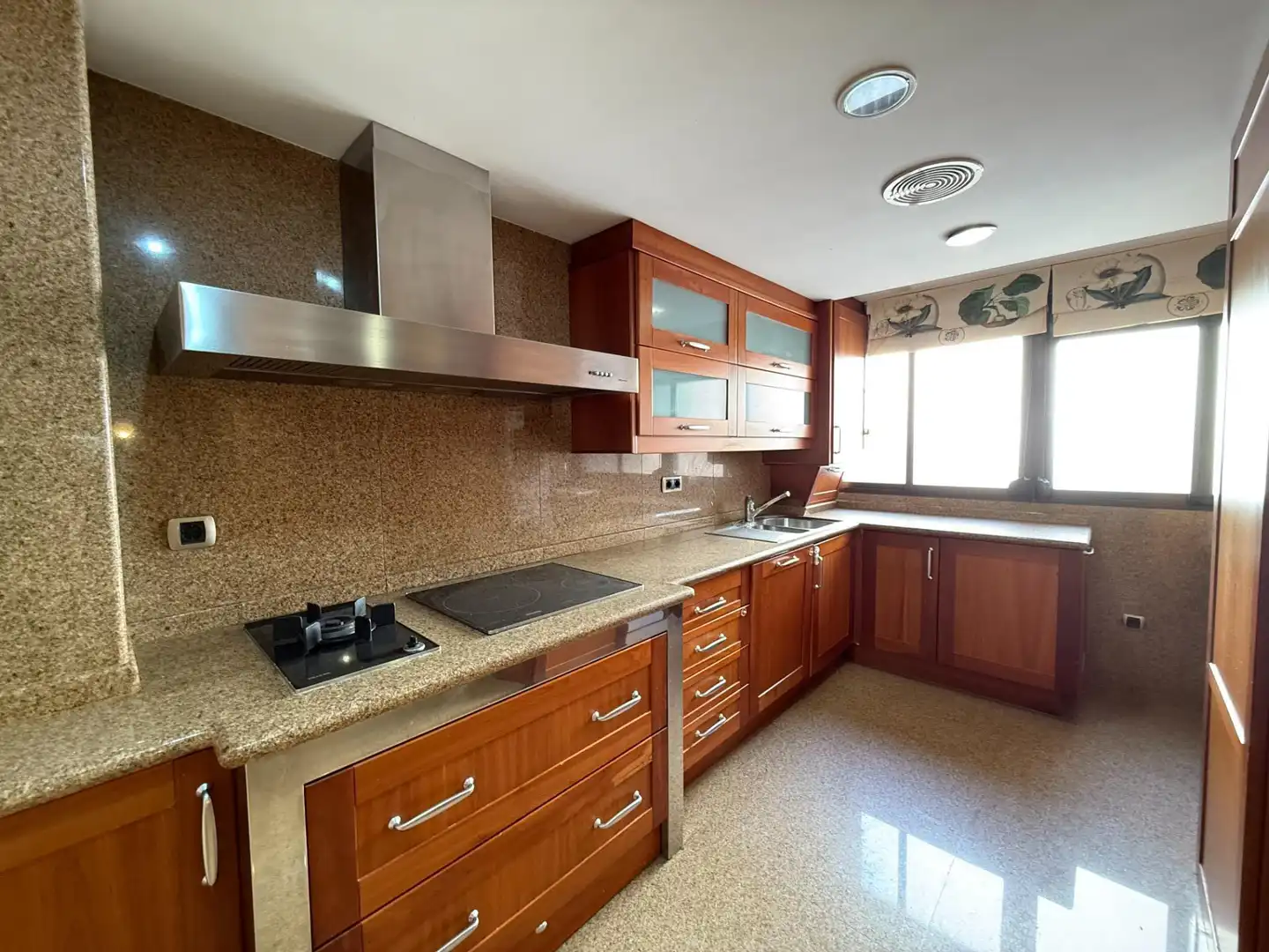 Cuina de Pis de lloguer en Murcia amb Aire condicionat, Calefacció i Parquet