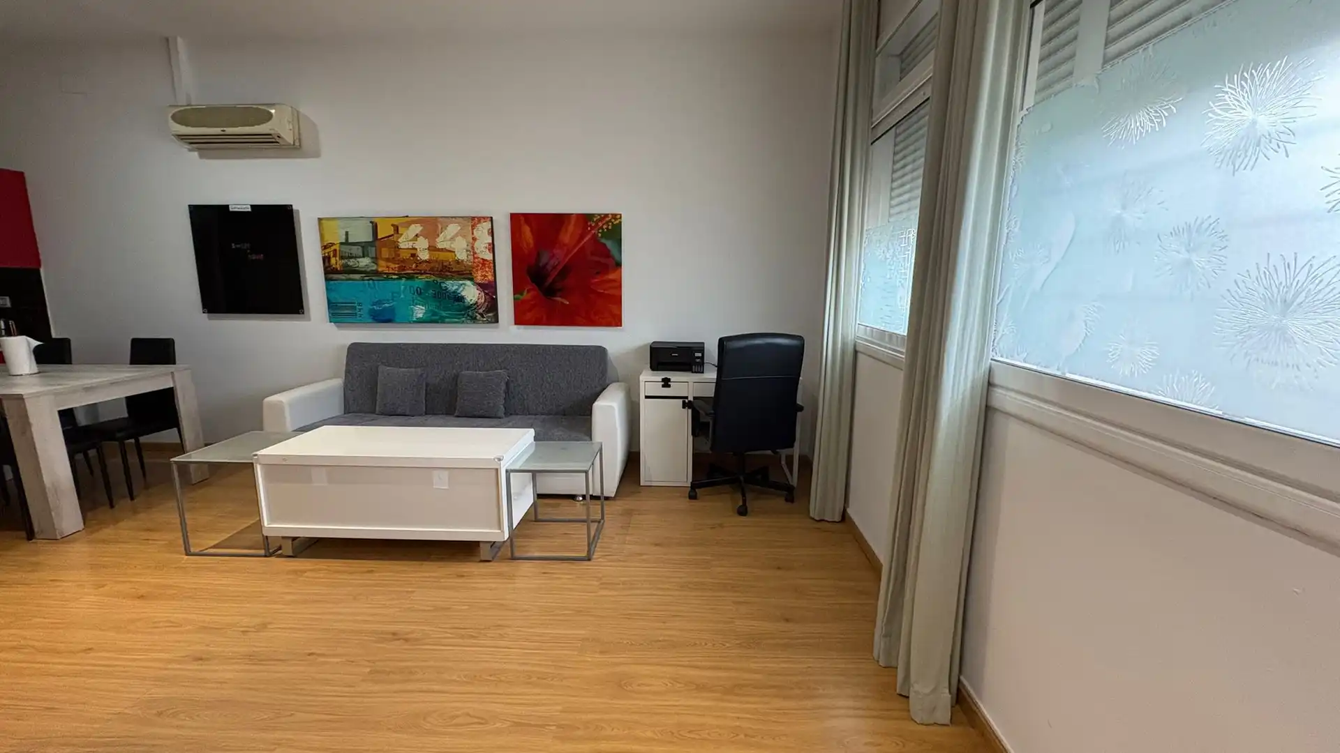 Living room of Planta baja for sale in L'Hospitalet de Llobregat