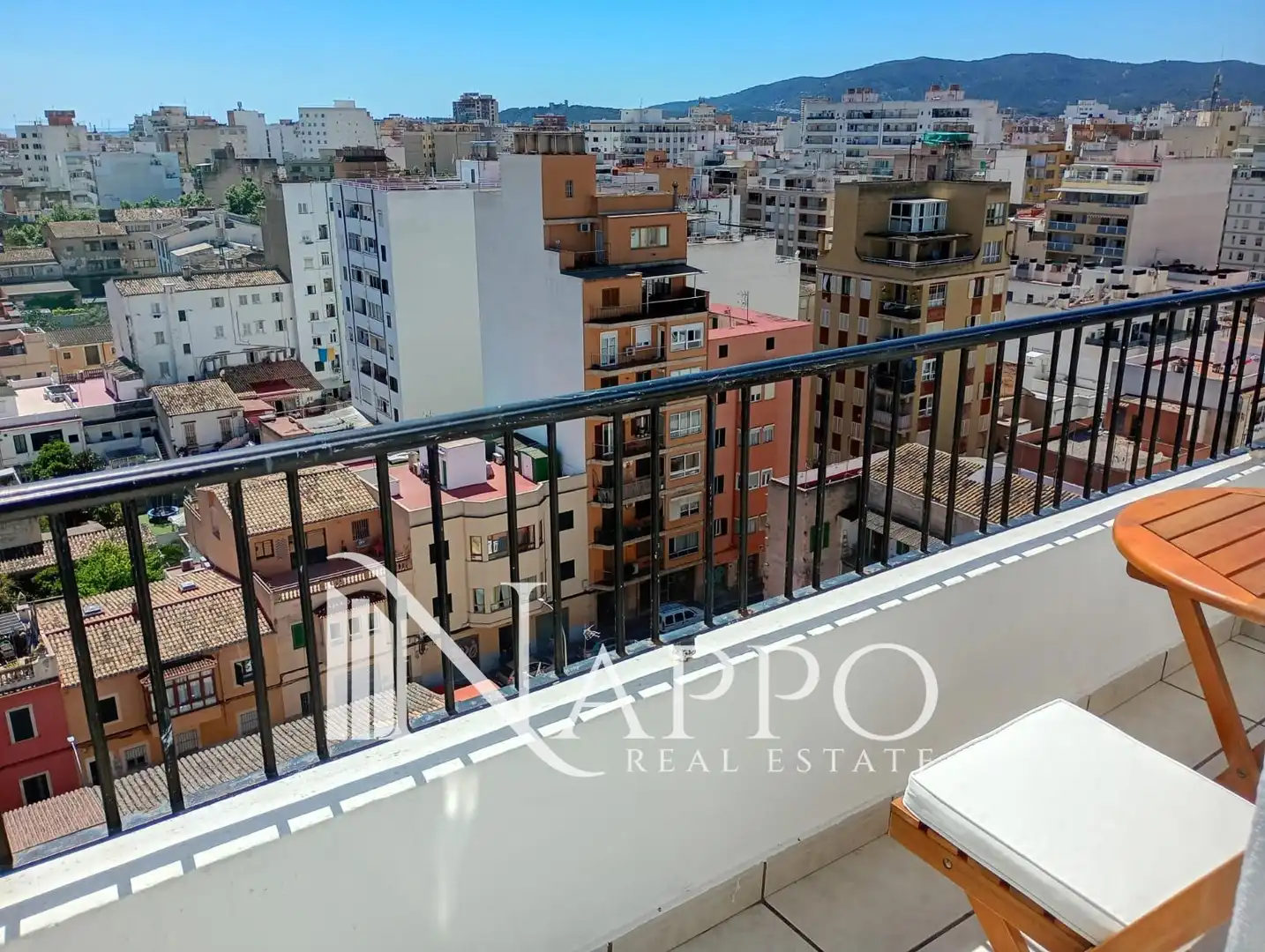Exterior view of Attic for rent in  Palma de Mallorca  with Air Conditioner, Heating and Terrace