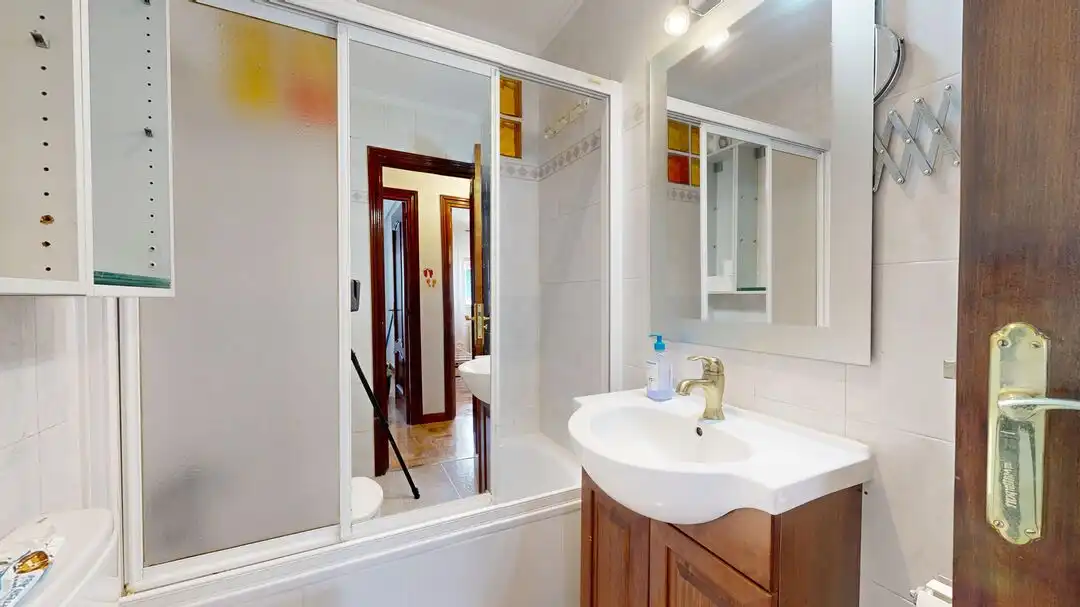 Baño de Piso de alquiler en Madrid con Aire acondicionado, Calefacción y Terraza