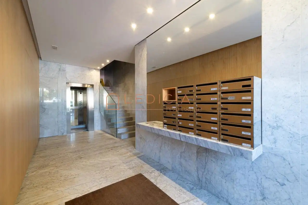 Piso en venta en García Barbón, 114, Centro - Areal