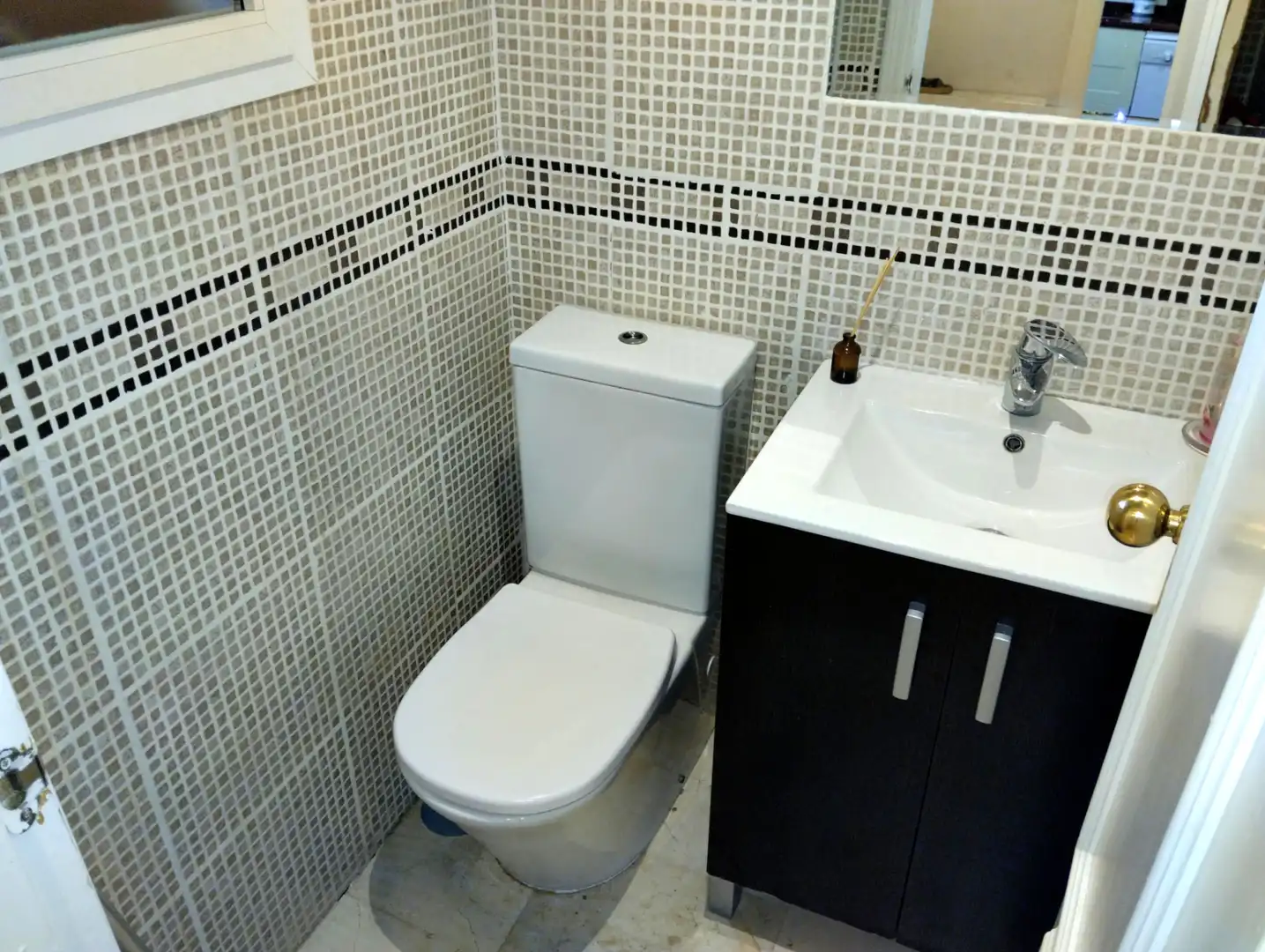 Baño de Casa adosada en venta en San Lorenzo de El Escorial con Aire acondicionado, Calefacción y Jardín privado