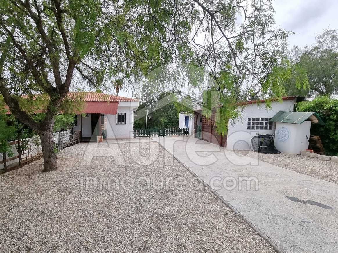 Vista exterior de Casa o xalet en venda en San Vicente del Raspeig / Sant Vicent del Raspeig amb Aire condicionat, Calefacció i Piscina