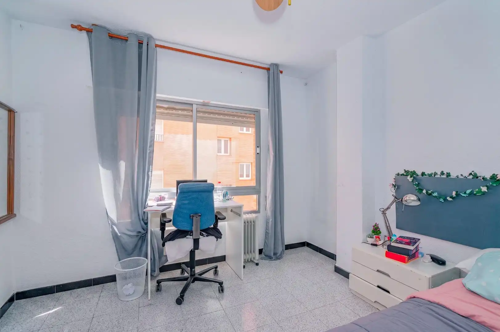 Habitación de Piso en venta en Granada con Amueblado