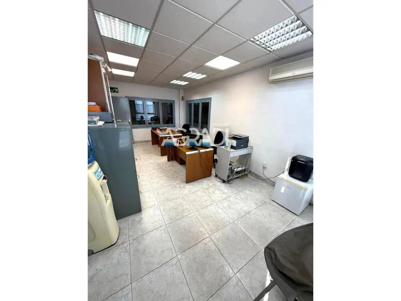 Nau industrial en venda en Canovelles