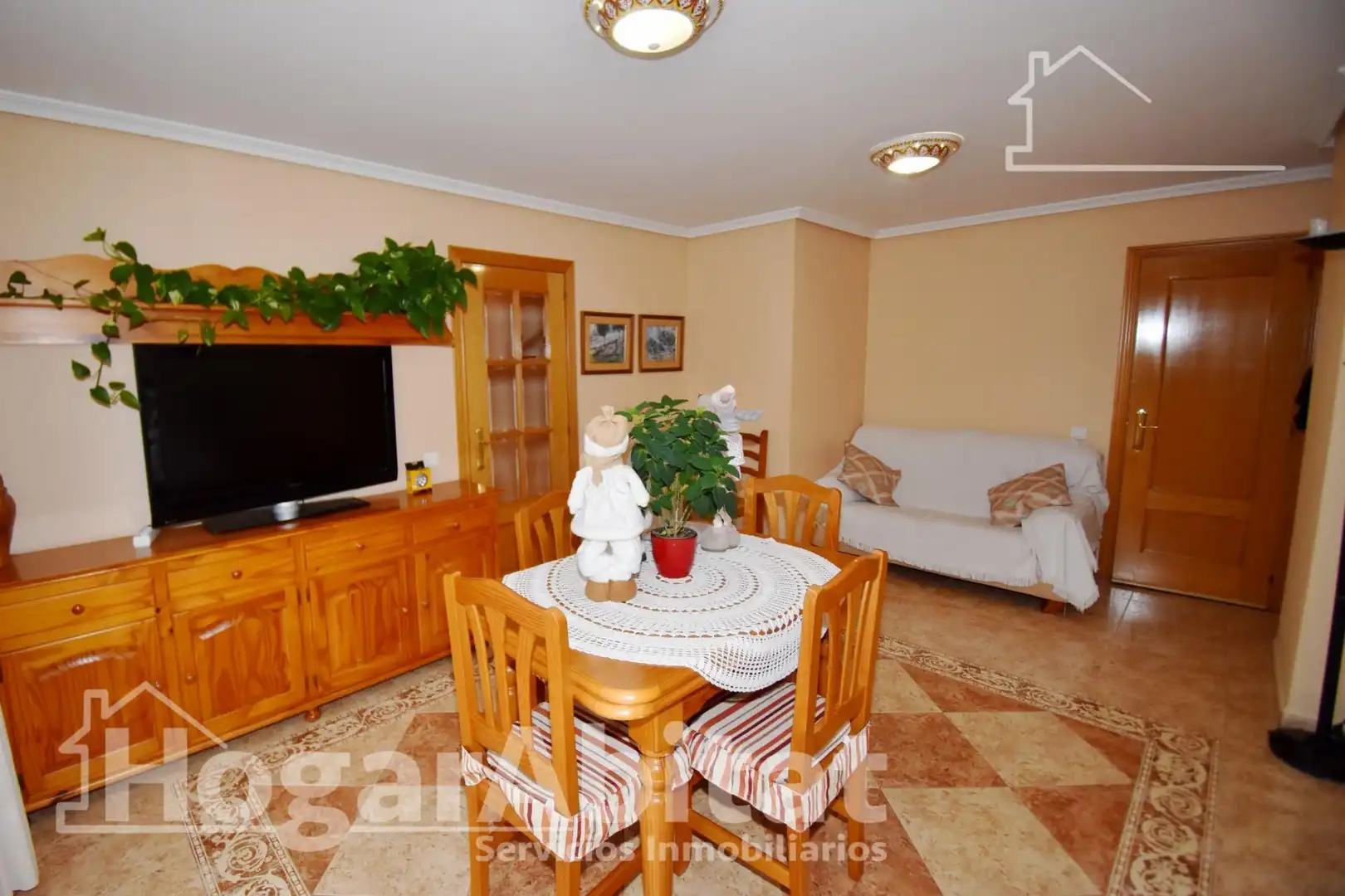 Sala d'estar de Casa adosada en venda en Vila-real amb Aire condicionat, Calefacció i Terrassa