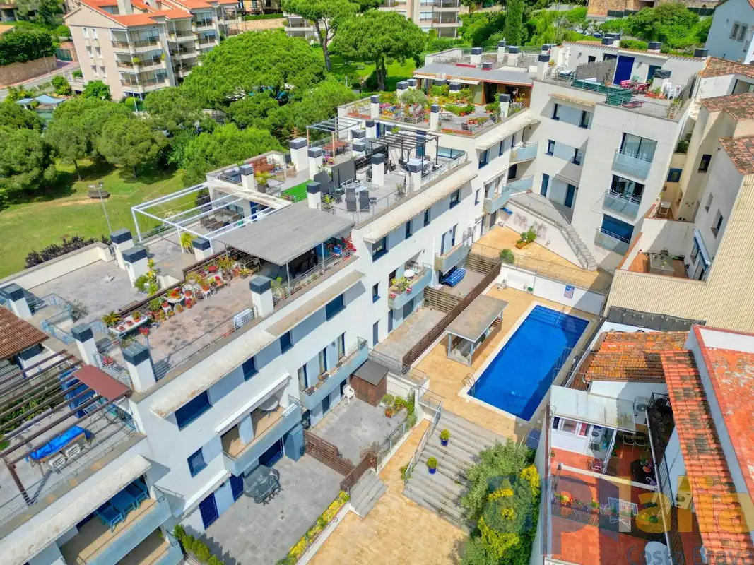 Exterior view of Attic for sale in Sant Feliu de Guíxols  with Terrace and Community pool