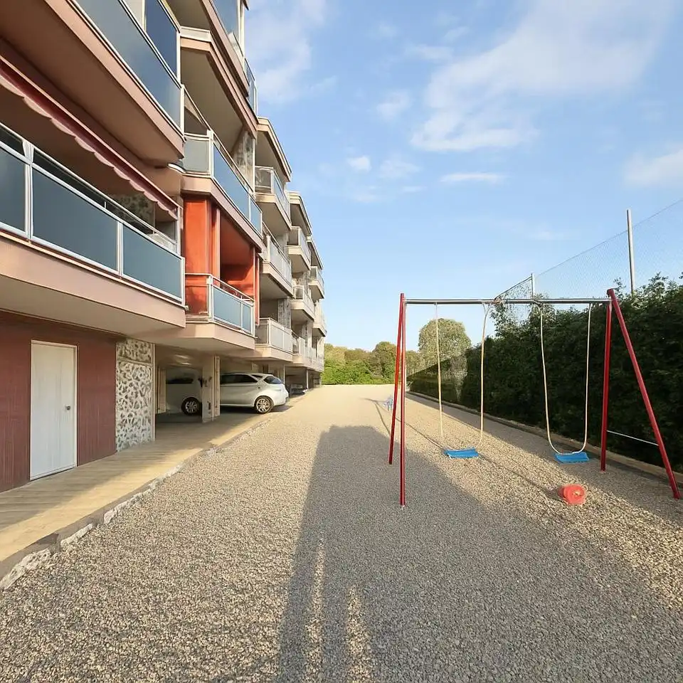 Aparcament de Pis en venda en Sitges amb Aire condicionat, Parquet i Terrassa