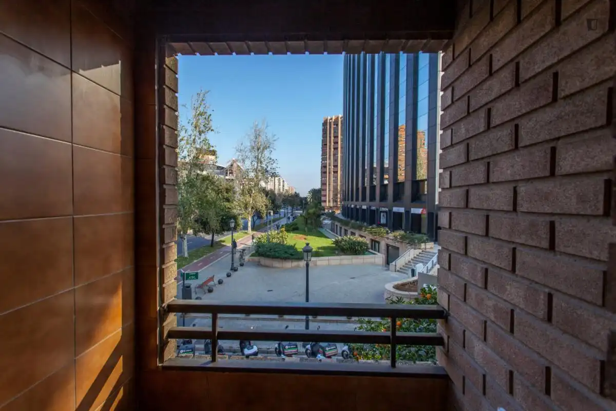 Vista exterior de Apartamento para compartir en Valencia con Aire acondicionado, Amueblado y Horno