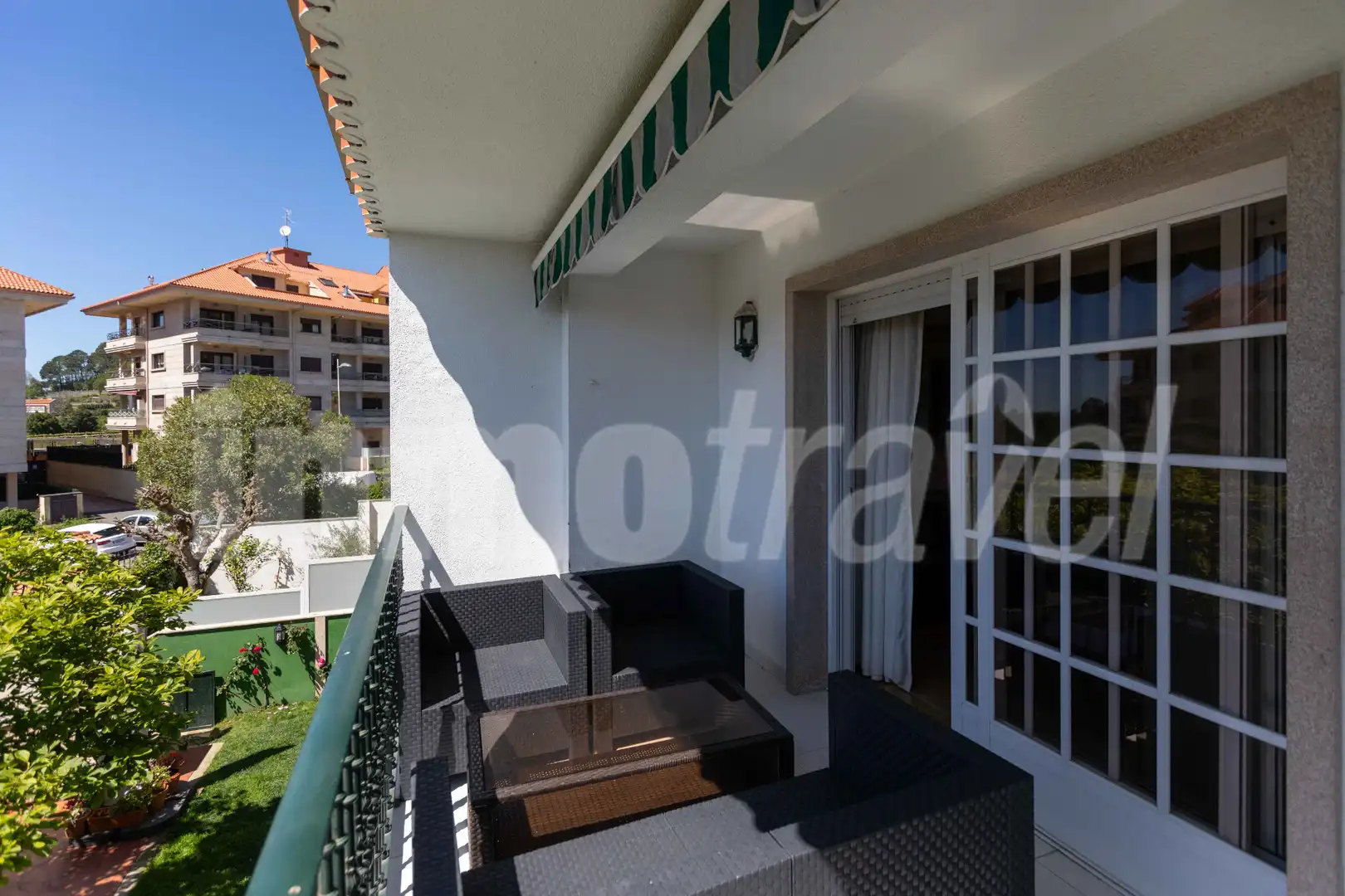 Dormitori de Casa adosada de lloguer en Sanxenxo amb Jardí privat, Terrassa i Moblat