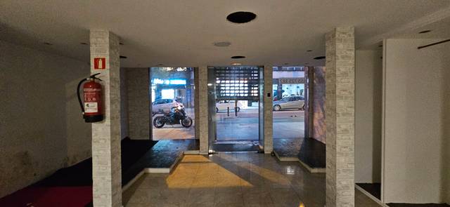 Local comercial en Alquiler en Rúa de Pizarro en Plaza España - Corte Inglés