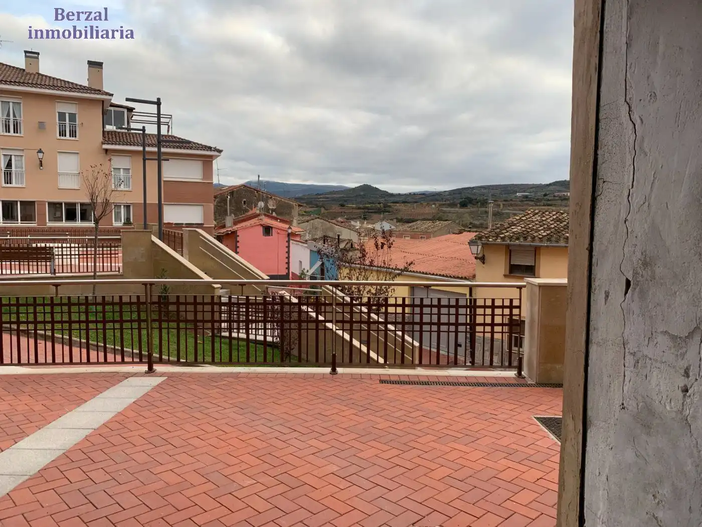 Vista exterior de Finca rústica en venda en Entrena amb Calefacció, Traster i Balcó