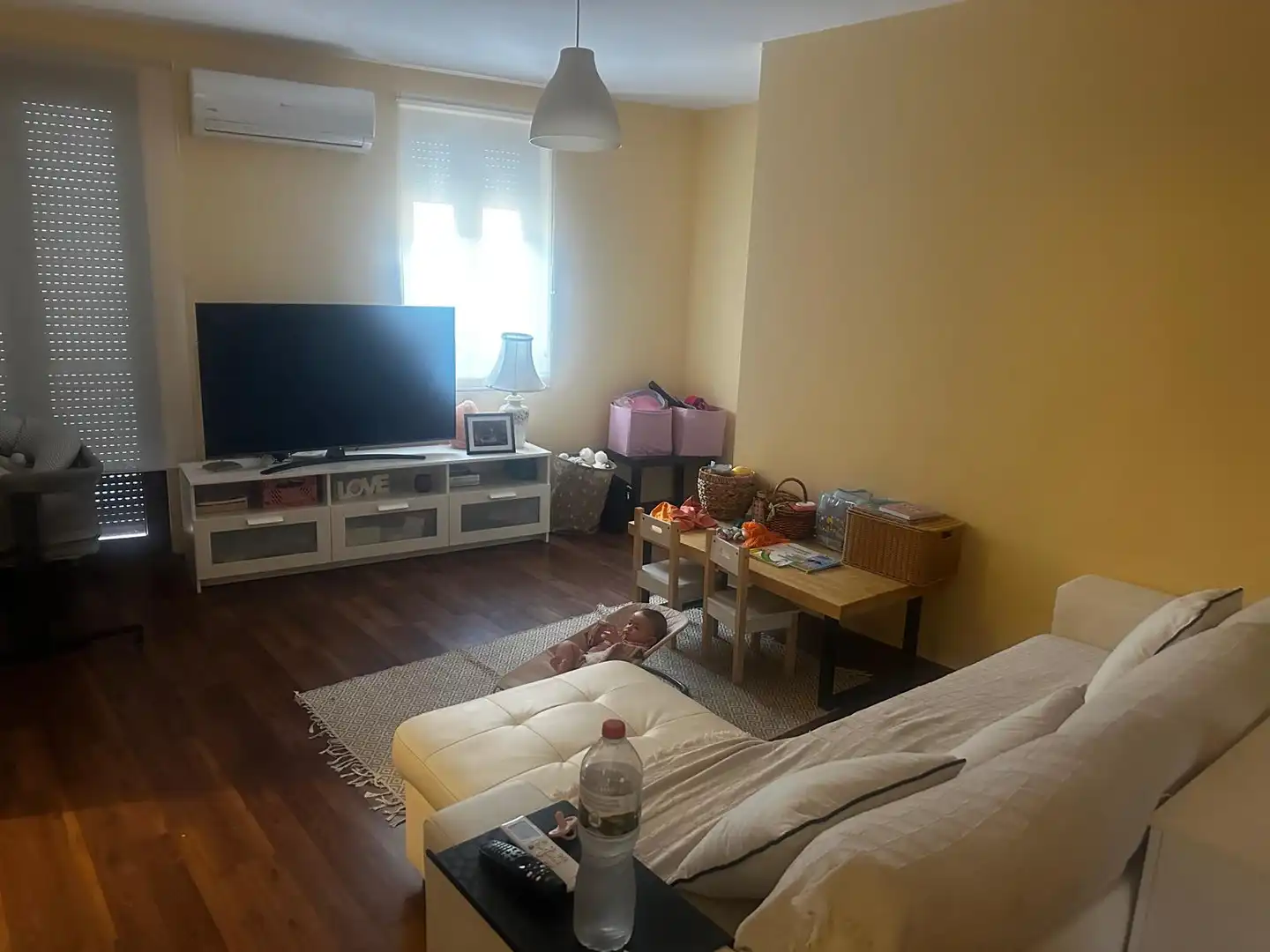 Sala de estar de Casa o chalet en venta en Montagut i Oix con Aire acondicionado, Calefacción y Terraza