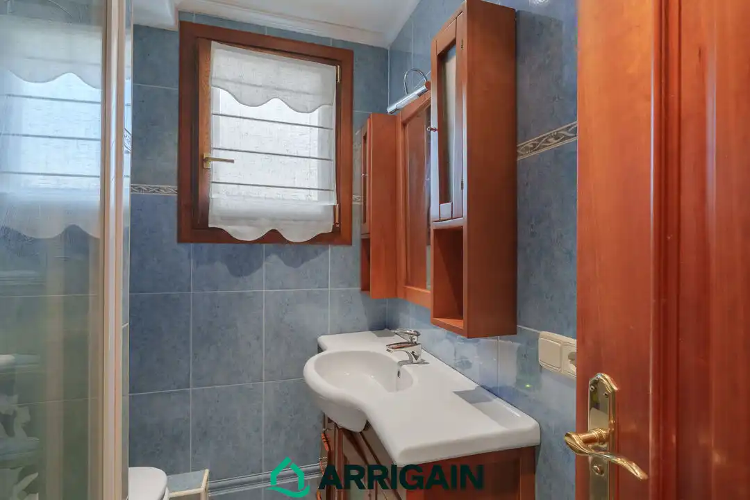 Badezimmer von Wohnung zum Verkauf in Hernani mit Heizung, Terrasse und Alarm