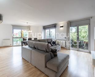 Sala d'estar de Dúplex en venda en Figueres amb Calefacció i Terrassa
