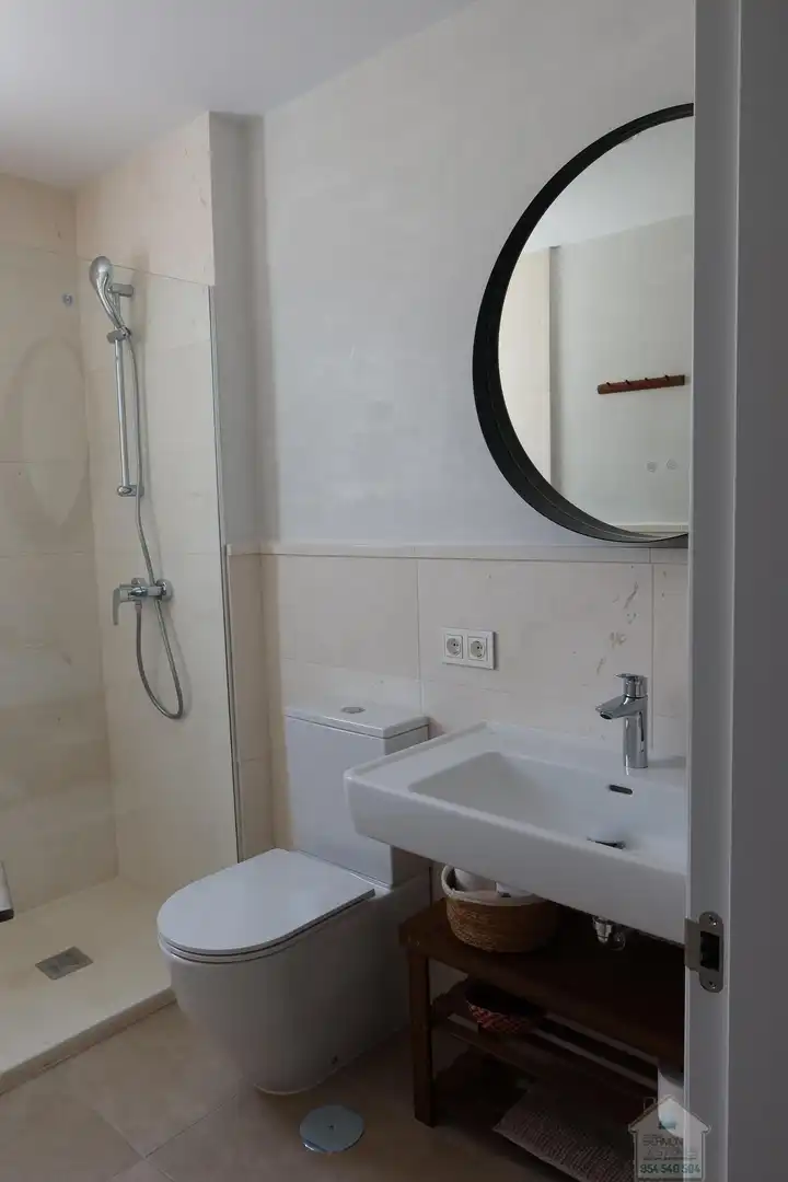 Bathroom of Houses for rent in Dos Hermanas  with Air Conditioner, Terrace and Storage room