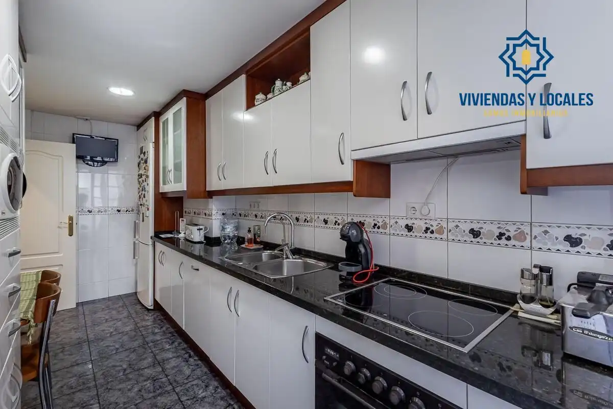 Kitchen of Flat for sale in Granada  with Heating and Terrace