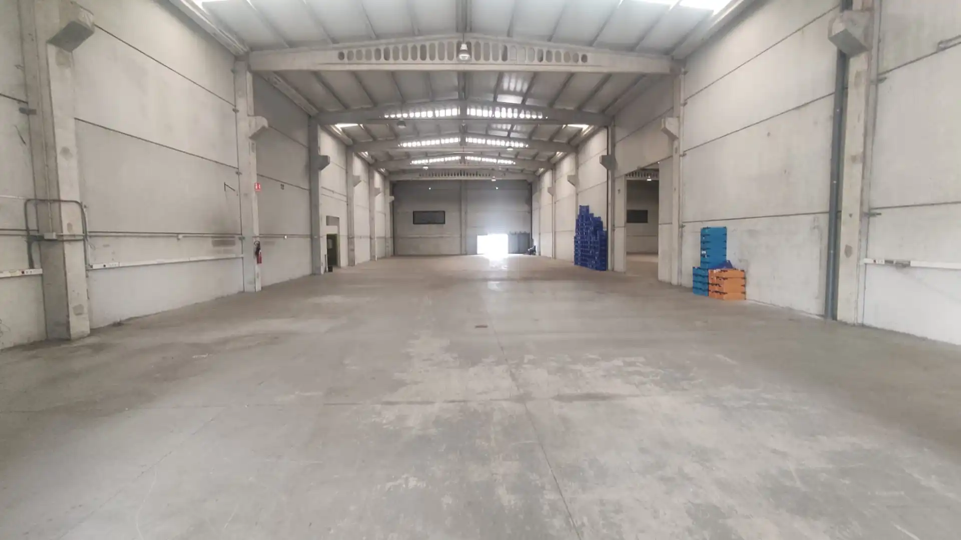 Industriegebäude zur Miete in Rúa Ricardo Martín Esperanza
