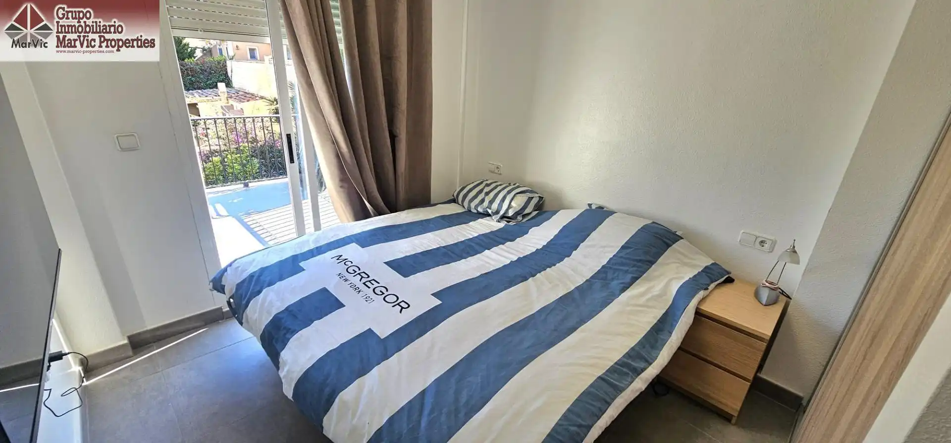 Dormitori de Casa o xalet en venda en La Nucia amb Aire condicionat, Jardí privat i Terrassa
