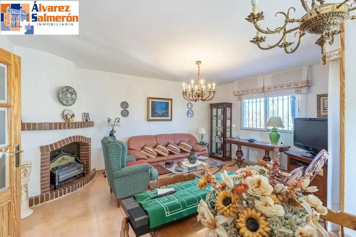 Detached house with pool for sale in Calle de la Encina, imagen 8