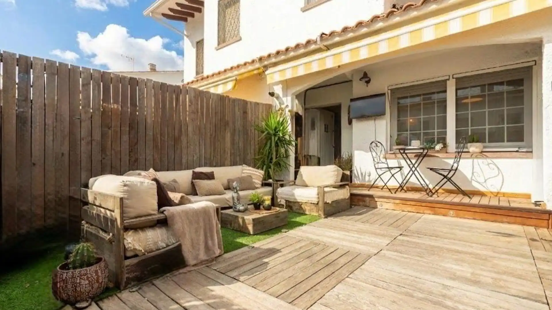 Terrassa de Casa o xalet en venda en Castelldefels amb Aire condicionat, Calefacció i Jardí privat