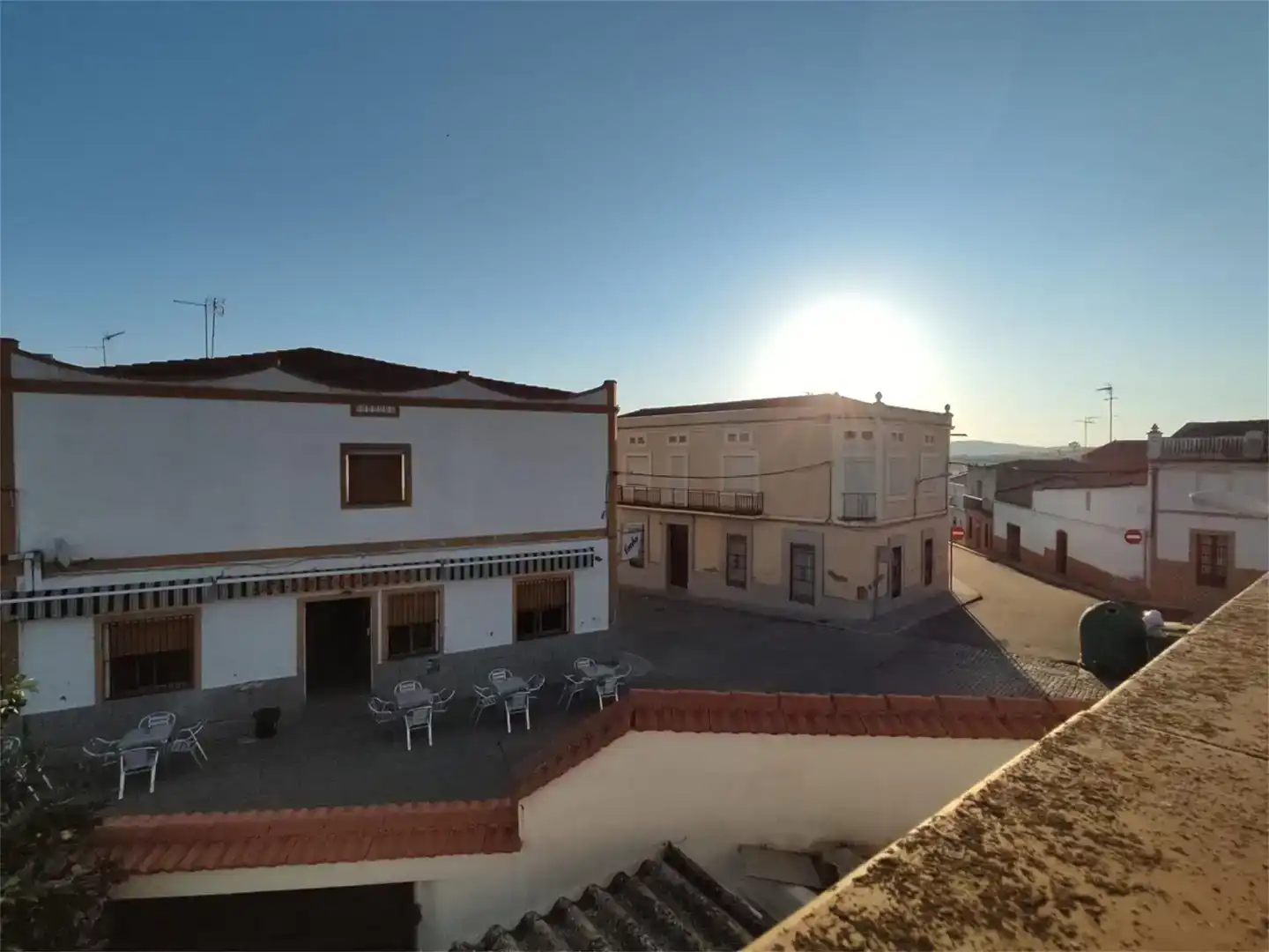 Vista exterior de Casa adosada en venda en Valle de la Serena amb Aire condicionat