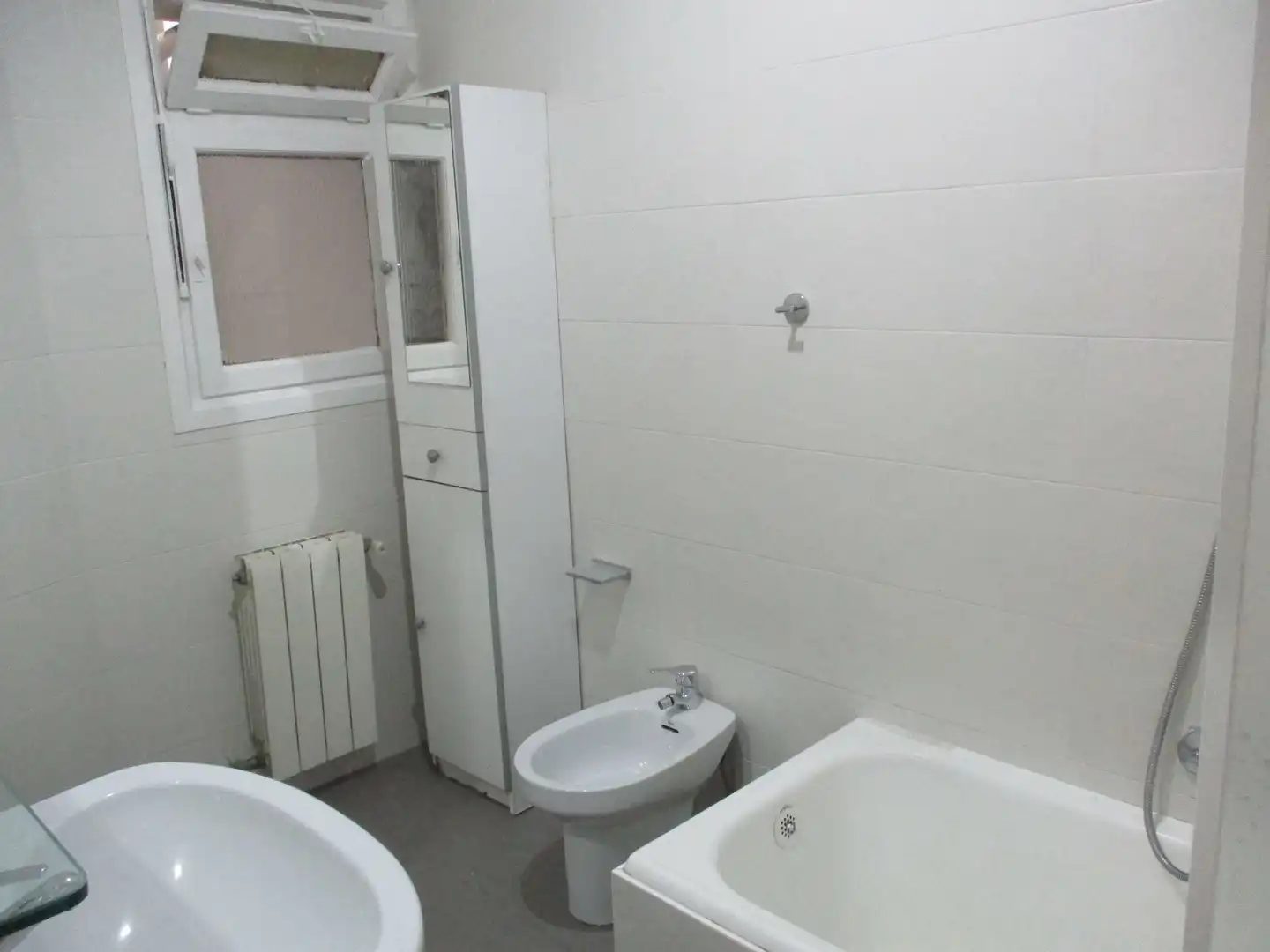 Bathroom of Flat for rent in Donostia - San Sebastián   with Heating and Furnished
