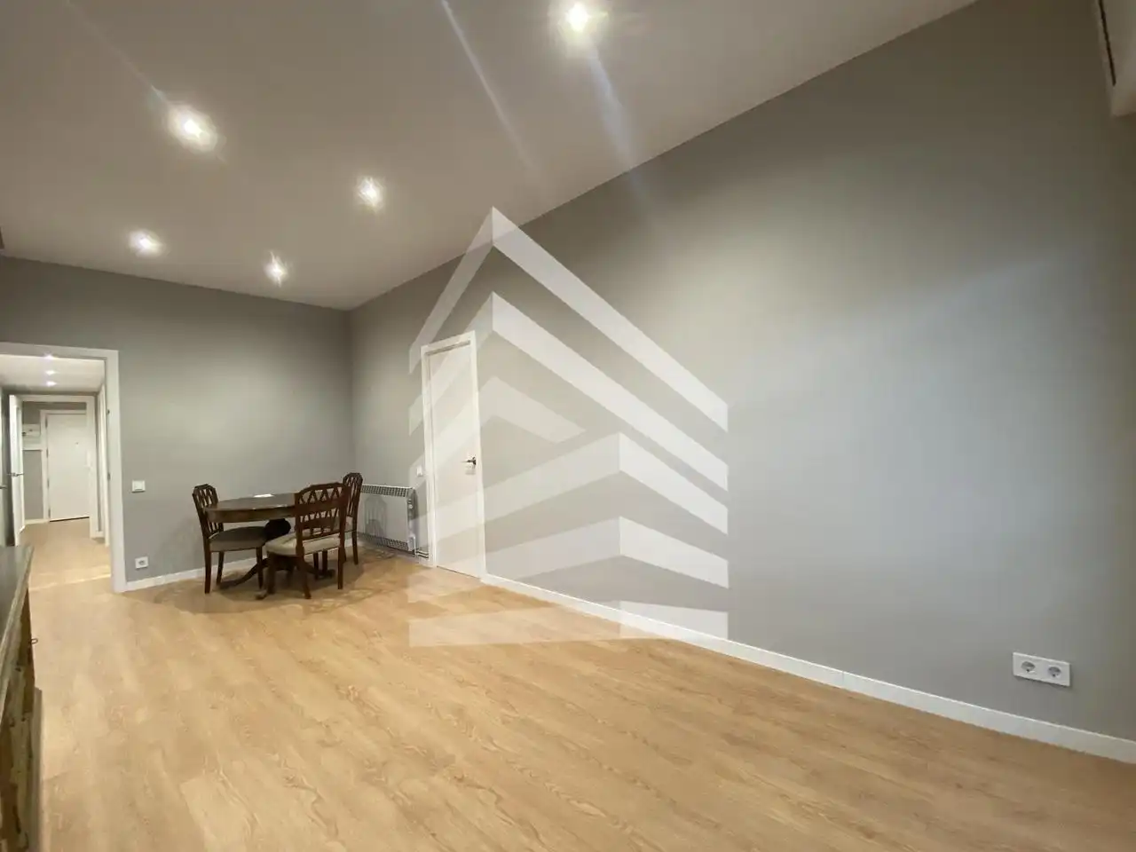 Wohnung zum Verkauf in Barcelona mit Klimaanlage und Heizung