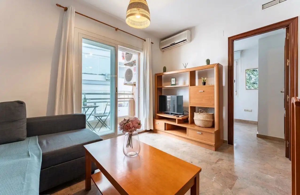 Sala de estar de Apartamento de alquiler en Torremolinos con Aire acondicionado, Terraza y Amueblado