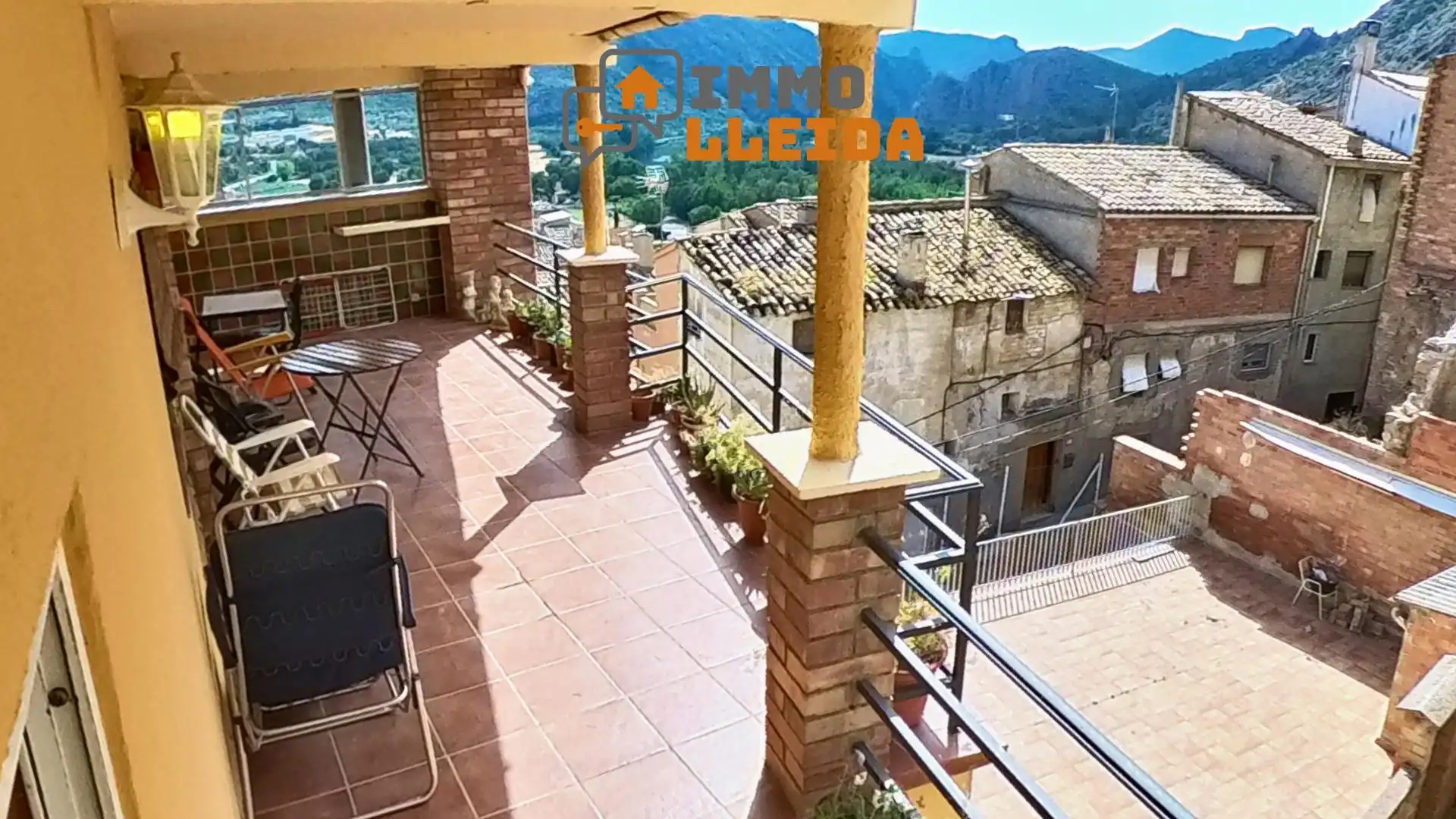 Terraza de Casa adosada en venta en Camarasa con Calefacción, Terraza y Trastero
