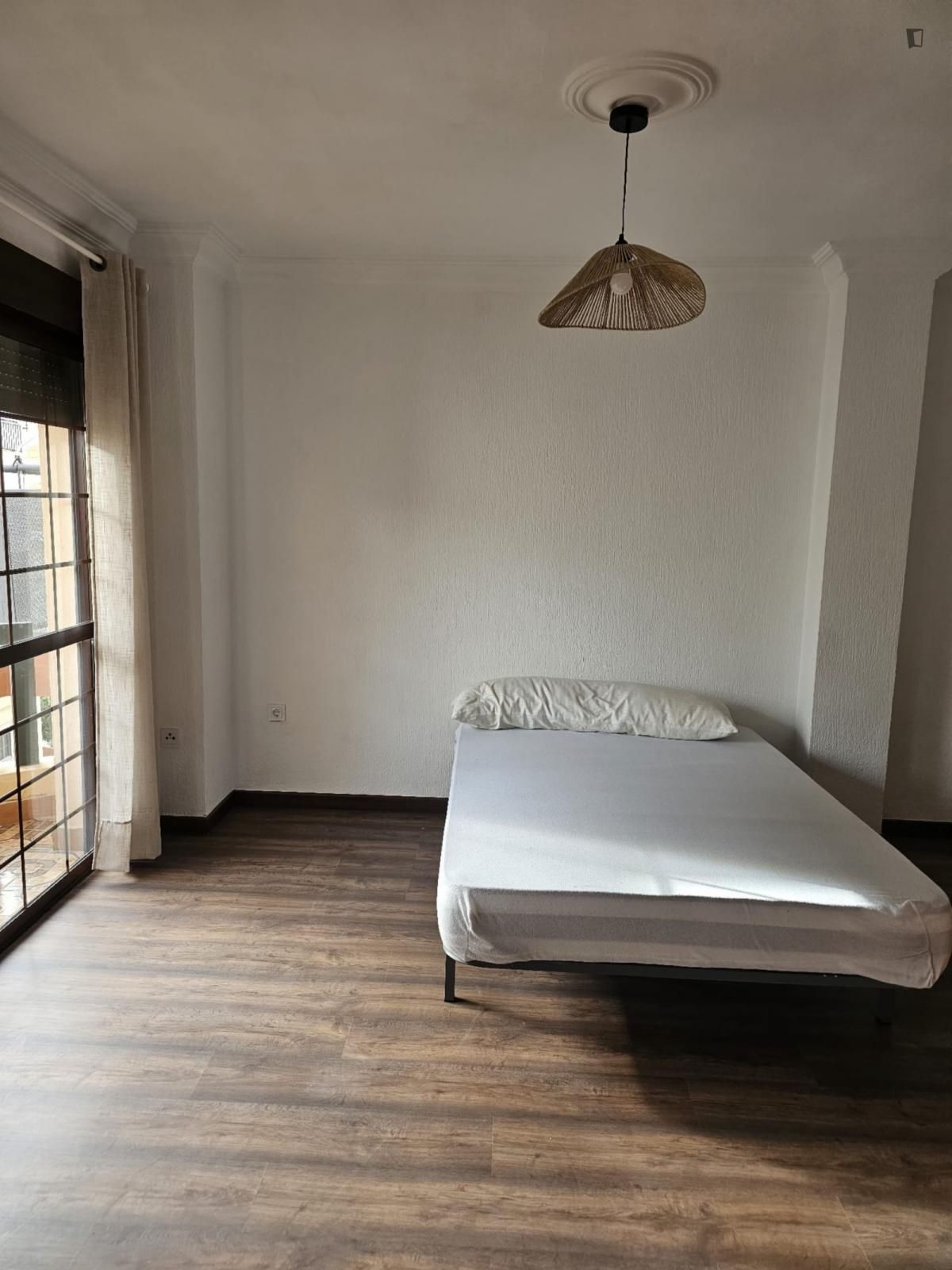 Apartment to share in Isla Chica