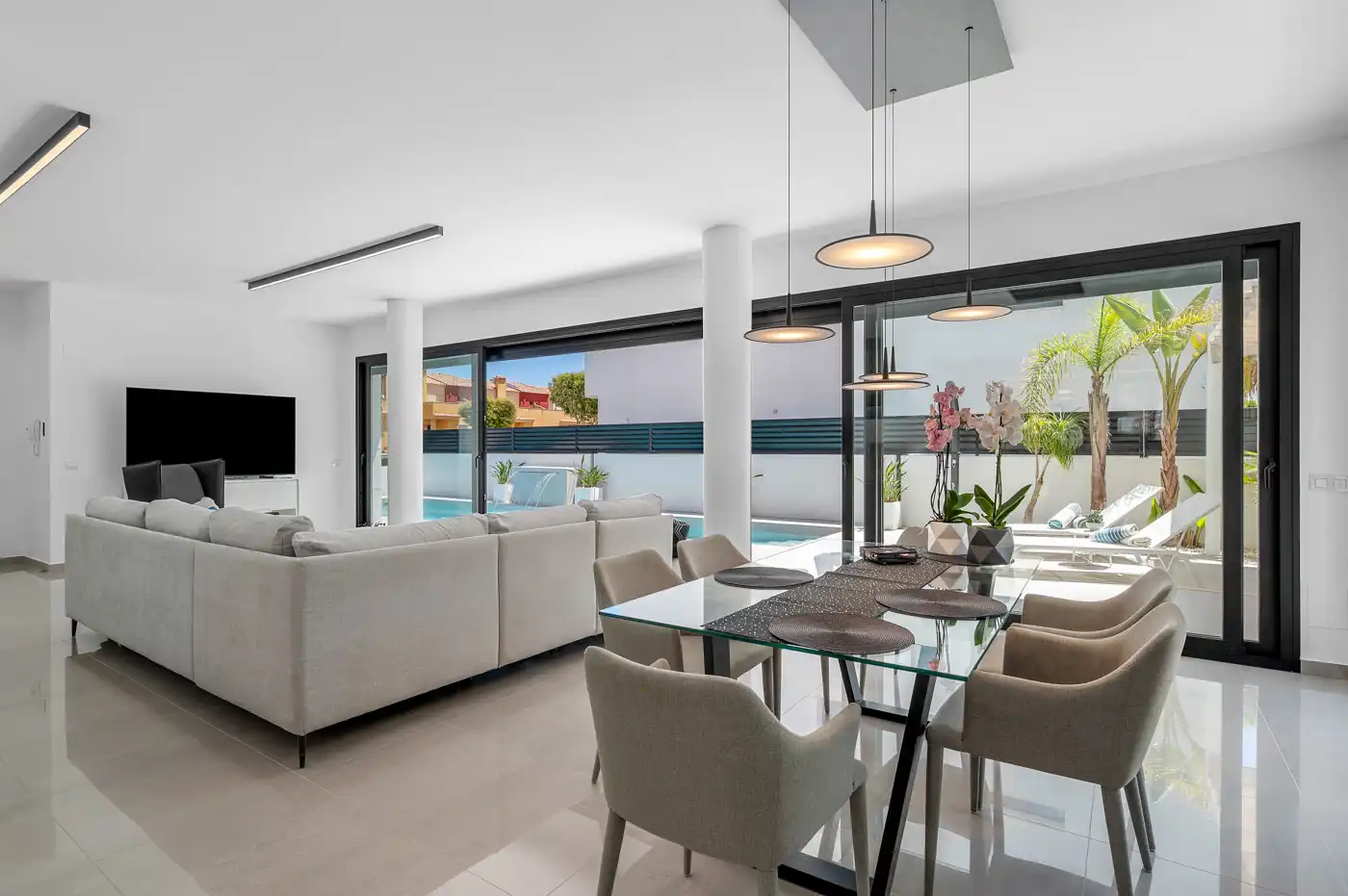 Sala d'estar de Casa o xalet en venda en Guardamar del Segura amb Aire condicionat, Jardí privat i Terrassa