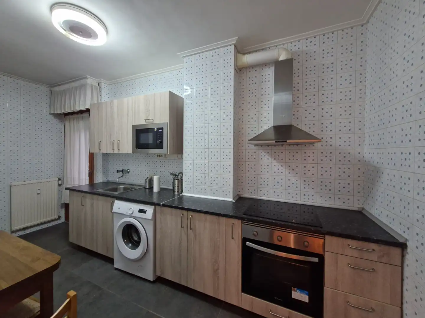 Cocina de Piso de alquiler en Vitoria - Gasteiz con Calefacción, Parquet y Amueblado