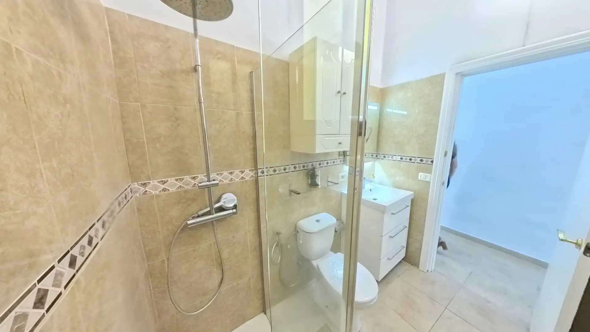 Badezimmer von Wohnung zum Verkauf in Santa Cruz de Tenerife mit Klimaanlage und Möbliert